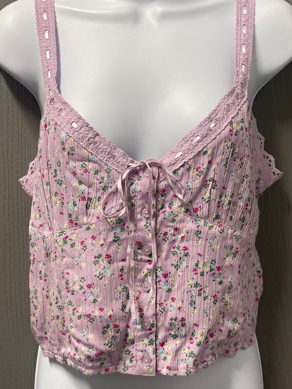 Urban Outfitters NWT Floral Lace Trim Cropped Cami Tank M
